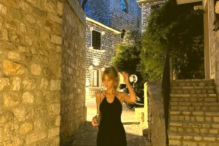 Ariana, 31 — Escort in Dinosa, Montenegro