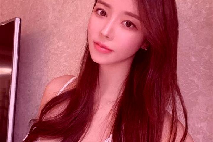 Ariana, 31 — Escort in Niujiang, China