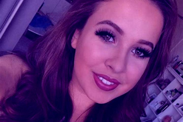 Ariana, 32, a auburn amber-eyed slavic companion based in Cisterna di Latina. Offering A-Level, Massage, 69, Travel Companion. Available for incall and outca...