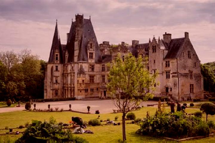 Ariana, 32 — Escort in Fontaine-Henry, France