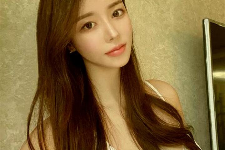 Ariana, 32 — Escort in Xiazhu, China