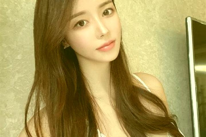Ariana, 32 — Escort in Xiema, China