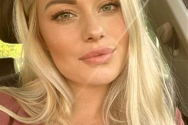 Ariana, 33, a blonde hazel-eyed indian companion based in Rinconada. Offering Duos, Striptease, Erotic Massage. Available for incall and outcall, day and eve...