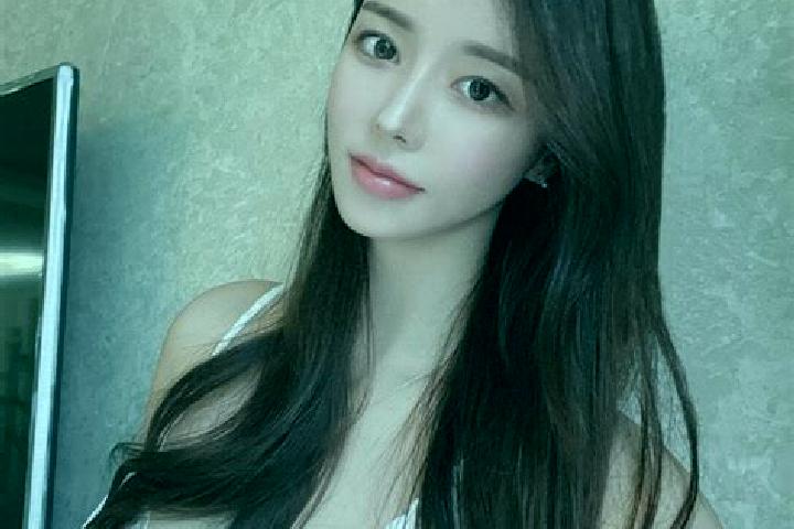 Ariana, 33 — Escort in Koujiahe, China