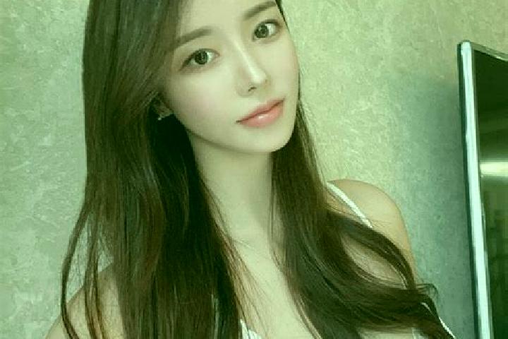 Ariana, 33 — Escort in Longju, China