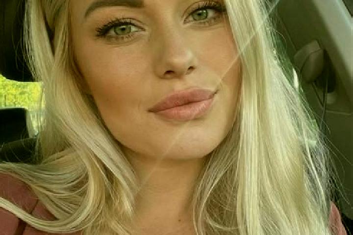 Ariana, 34, a blonde hazel-eyed ebony companion based in Buruncayir. Offering Tantra, Girlfriend Experience, Erotic Massage, Striptease. Available for incall...
