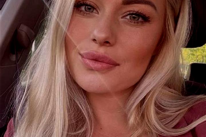 Ariana, 34, a blonde hazel-eyed mediterranean companion based in Habur. Offering Dinner Date, Girlfriend Experience, OWO, Travel Companion. Available for inc...