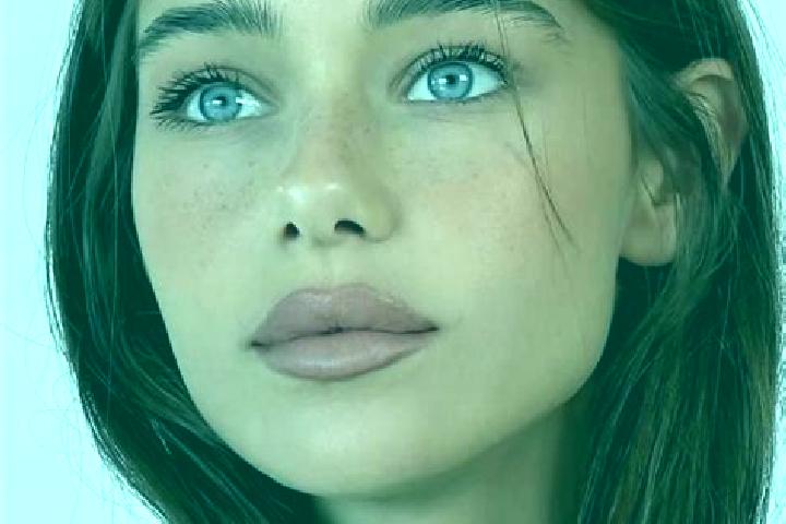 Ariana, 34, a brunette brown-eyed caucasian companion based in Khunays. Offering Deep French Kissing, OWO, BDSM, Striptease. Available for incall and outcall...