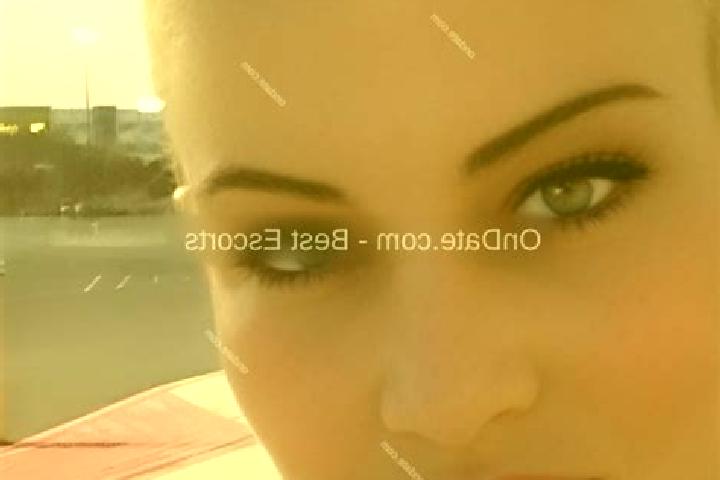 Ariana, 34 — Escort in Brniste, Czech Republic
