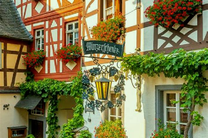 Ariana, 34 — Escort in Marolterode, Germany