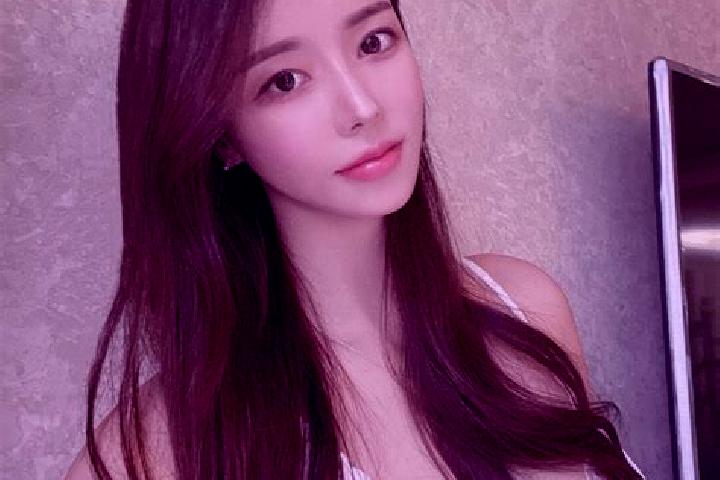 Ariana, 34 — Escort in Xiaoweizhai, China