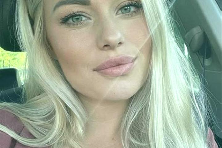 Ariana, 35, a blonde hazel-eyed caribbean companion based in Oberwang. Offering Striptease, 69, CIM, Fetish. Available for incall and outcall, day and evenin...