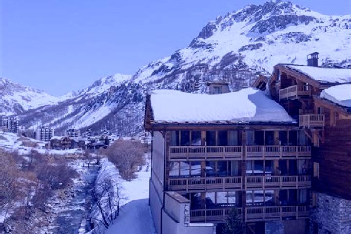 Ariana, 35 — Escort in Val-d Isere, France