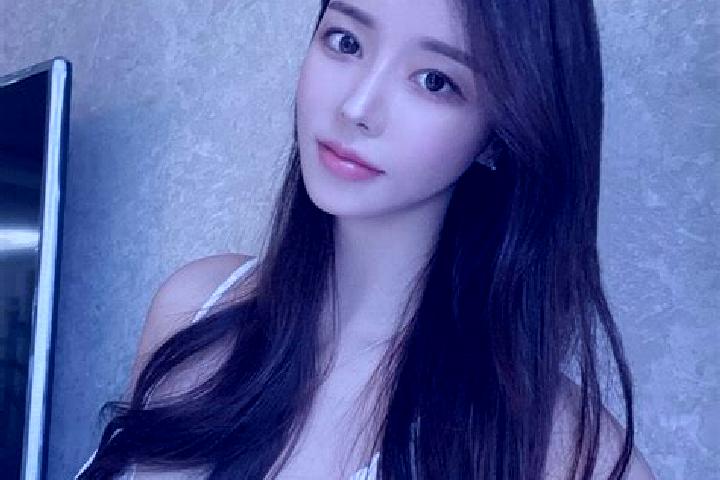 Ariana, 35 — Escort in Wufushan, China