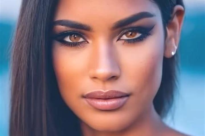 Ariana, 36, a brunette amber-eyed latina companion based in Patchchacan. Offering Dinner Date, Girlfriend Experience, OWO, Duos, Overnight. Available for inc...