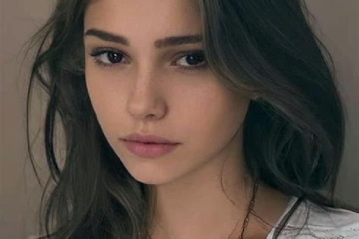 Ariana, 36, a brunette brown-eyed slavic companion based in Universidad. Offering GFE, Striptease, Massage. Available for incall and outcall, day and evening...