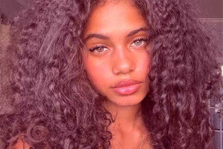 Ariana, 36, a red blue-eyed ebony companion based in Mehadia. Offering CIM, Duos, Party Girl. Available for incall and outcall, overnight bookings available.