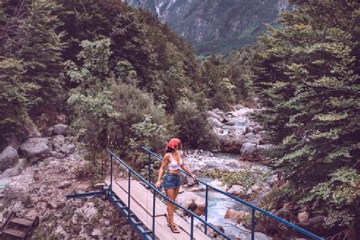 Ariana, 36 — Escort in Gracen, Albania
