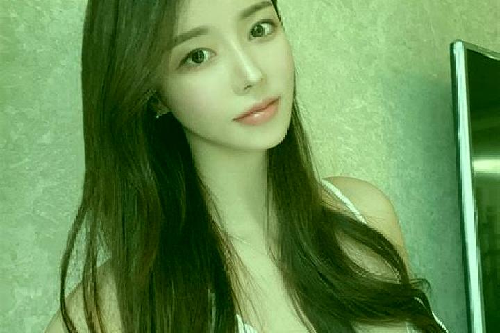 Ariana, 36 — Escort in Longzhua, China