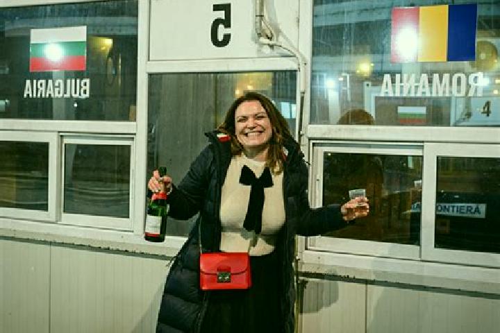 Ariana, 36 — Escort in Saraiu, Romania