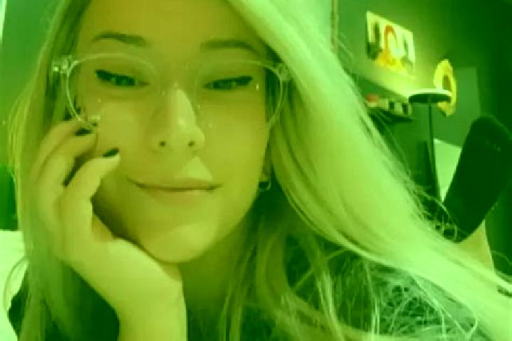 Ariana, 37, a blonde grey-eyed middle eastern companion based in Warner. Offering BDSM, Striptease, Dinner Date. Available for incall and outcall, overnight ...