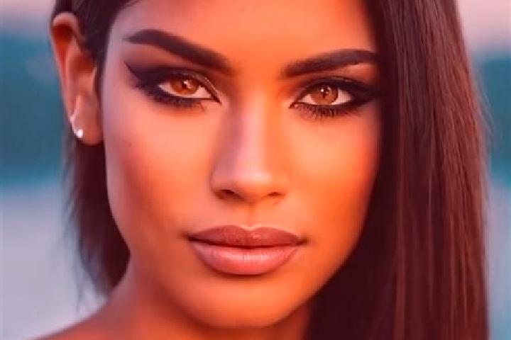 Ariana, 37, a dark blonde grey-eyed latina companion based in Reydarfjoerdur. Offering GFE, Party Girl, Massage. Available for incall and outcall, day and ev...