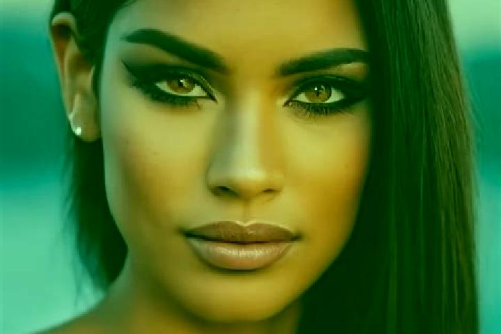 Ariana, 37, a red grey-eyed latina companion based in Algiti. Offering OWO, Erotic Massage, 69. Available for incall and outcall, day and evening dates.