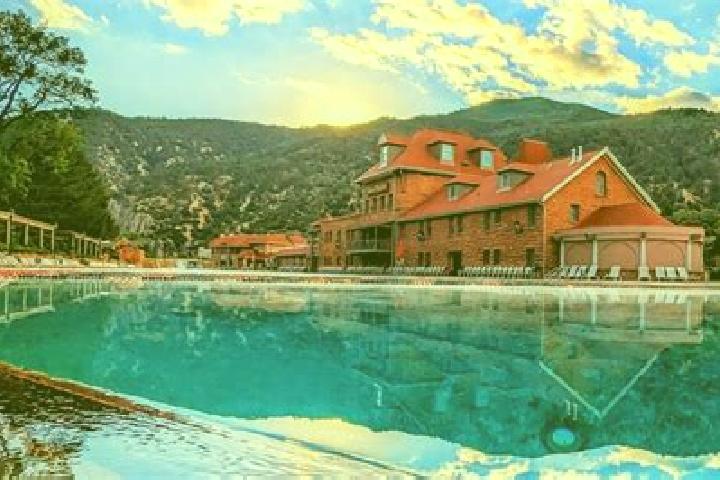 Ariana, 37 — Escort in Glenwood Springs, United States