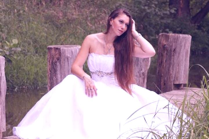 Ariana, 37 — Escort in Kamenicky, Czech Republic