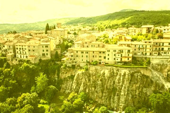 Ariana, 37 — Escort in Santa Fiora, Italy
