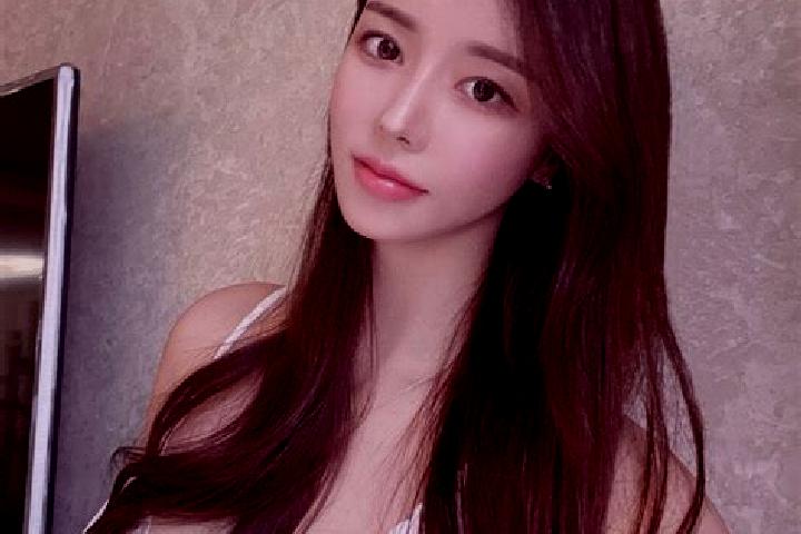Ariana, 37 — Escort in Yangloudong, China