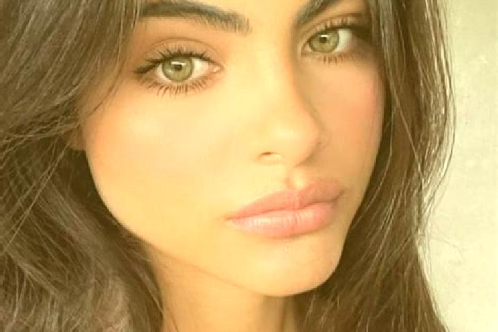 Ariana, 38, a chestnut green-eyed indian companion based in Llandybie. Offering Striptease, Erotic Massage, Couples. Available for incall and outcall, day an...