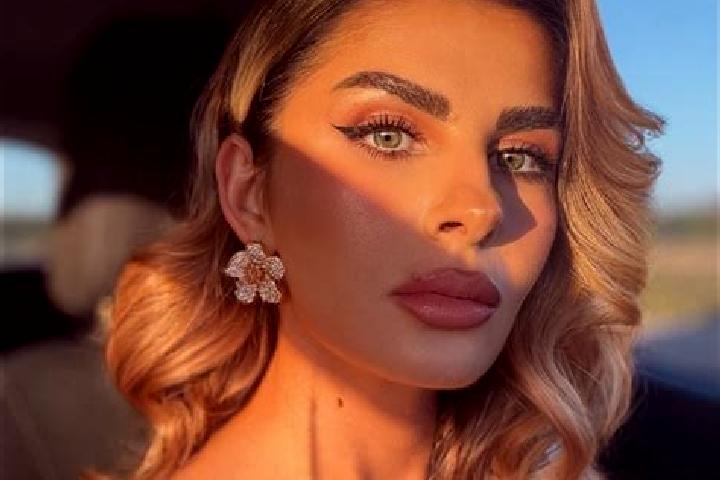 Ariana, 38 — Escort in Babeni-Oltetu, Romania