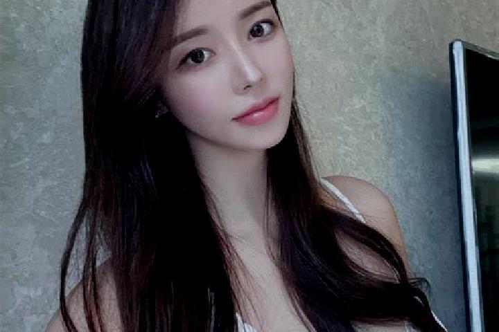 Ariana, 38 — Escort in Shuanglongchang, China