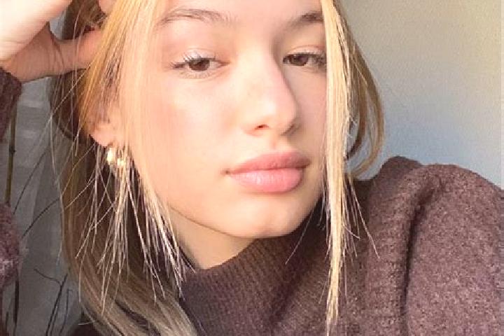 Ariana, 39, a blonde brown-eyed indian companion based in Pontorson. Offering BDSM, OWO, CIM. Available for incall and outcall, day and evening dates.