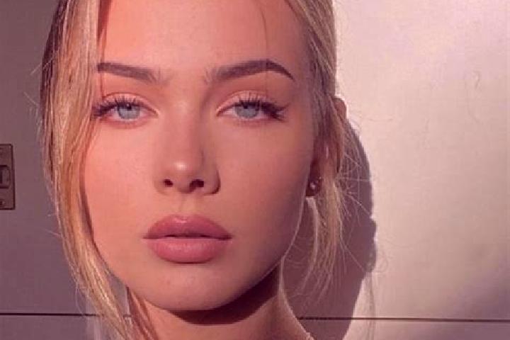 Ariana, 39, a blonde dark-eyed european companion based in Pieve Porto Morone. Offering Tantra, Roleplay, A-Level, 69. Available for incall and outcall, over...