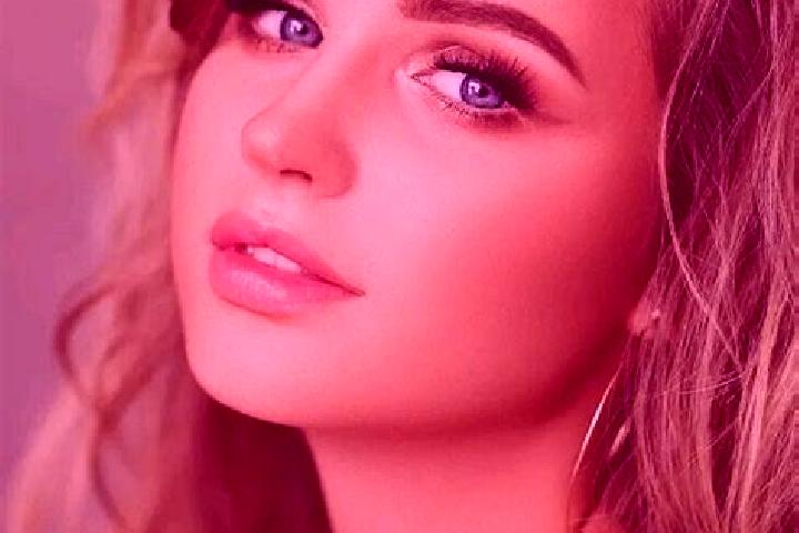 Ariana, 39, a dark blonde blue-eyed mediterranean companion based in Andra. Offering 69, Deep French Kissing, Party Girl, Girlfriend Experience. Available fo...