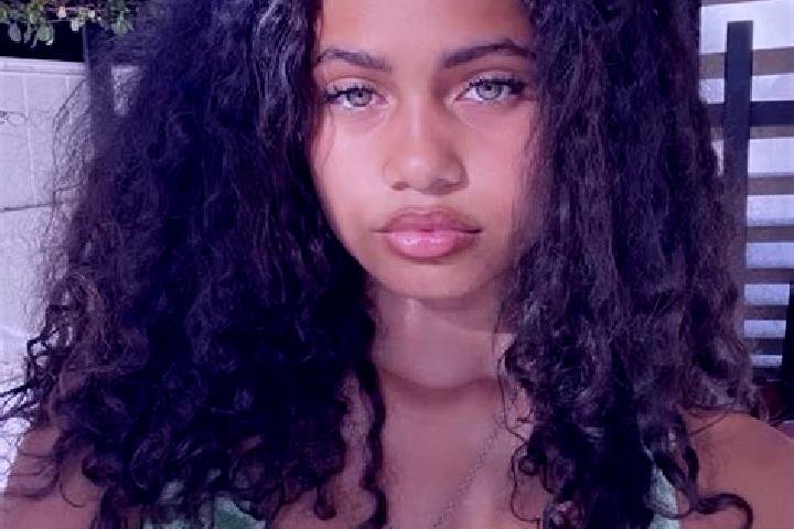 Ariana, 39, a red green-eyed mixed companion based in El Bordonal. Offering Couples, GFE, Erotic Massage. Available for incall and outcall, overnight booking...