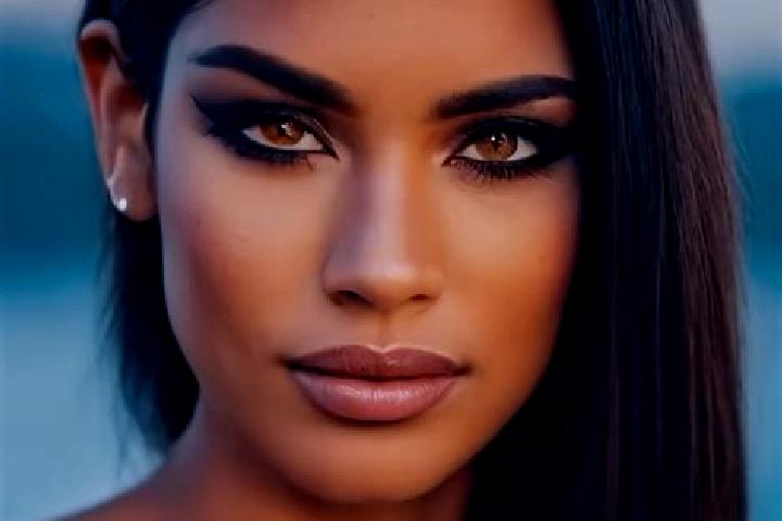 Ariana, 39, a red hazel-eyed latina companion based in Santo Domingo Huehuetlan. Offering Dinner Date, BDSM. Available for incall and outcall, day and evenin...