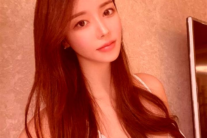 Ariana, 39 — Escort in Nyinqug, China