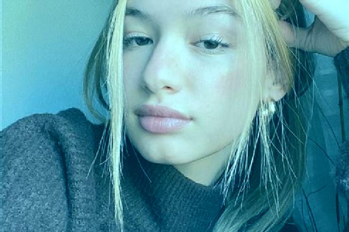 Aubrey, 20, a blonde brown-eyed mixed companion based in Bunuel. Offering OWO, Dinner Date, Tantra, Roleplay. Available for incall and outcall, overnight boo...