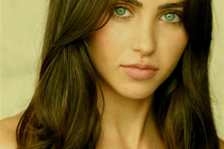 Aubrey, 20, a brunette dark-eyed mixed companion based in Nietap. Offering Striptease, GFE. Available for incall and outcall, day and evening dates.