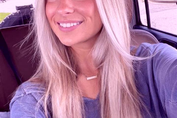 Aubrey, 20 — Escort in Fallon, United States