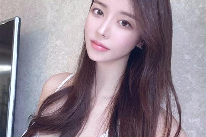 Aubrey, 20 — Escort in Heshui, China