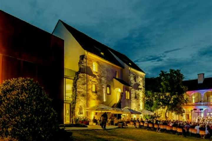 Aubrey, 20 — Escort in Stubenberg, Germany