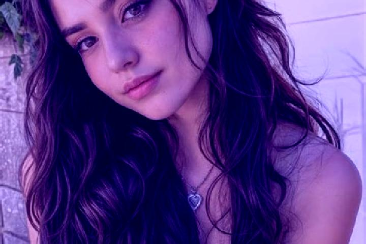 Aubrey, 21, a auburn hazel-eyed middle eastern companion based in Barenstein. Offering Erotic Massage, Massage, Prostate Massage, GFE. Available for incall a...
