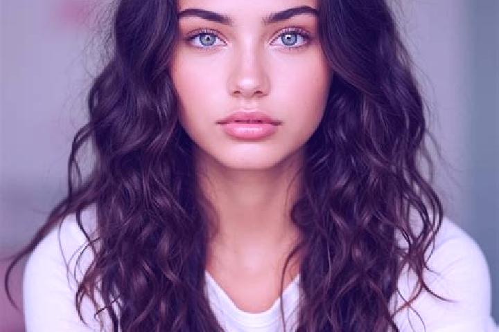 Aubrey, 21, a brunette dark-eyed mediterranean companion based in Lany. Offering OWO, Massage. Available for incall and outcall, overnight bookings available.