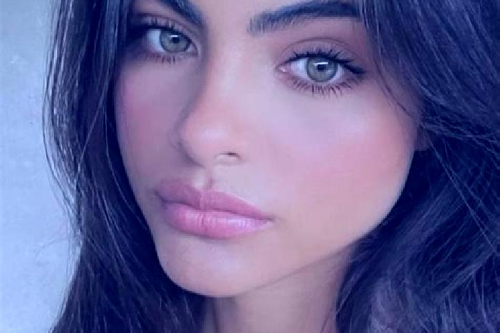 Aubrey, 21, a brunette dark-eyed middle eastern companion based in Barru. Offering OWO, Overnight, A-Level, Dinner Date. Available for incall and outcall, ov...