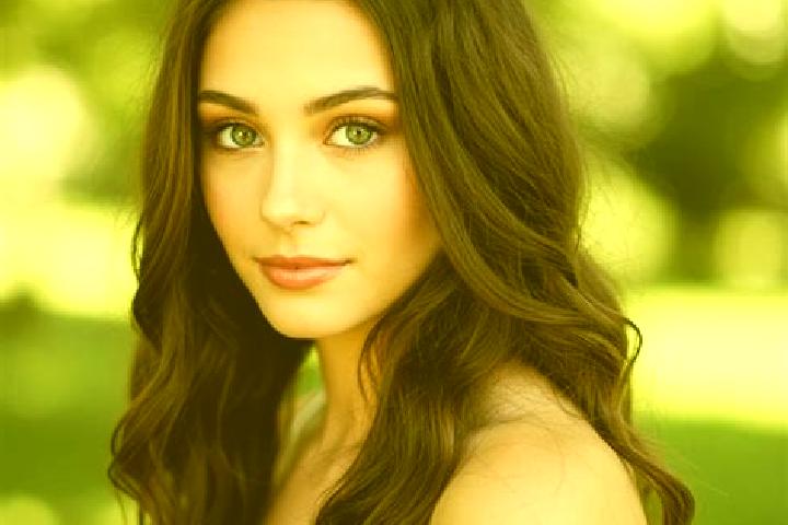 Aubrey, 21, a brunette hazel-eyed ebony companion based in Dunbogan. Offering A-Level, CIM. Available for incall and outcall, day and evening dates.