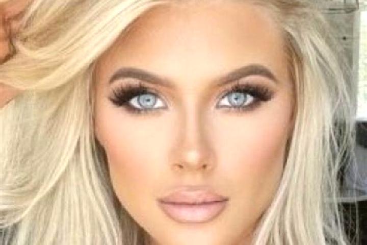 Aubrey, 21, a platinum blonde brown-eyed european companion based in Gomon. Offering Massage, Domination, Striptease. Available for incall and outcall, day a...